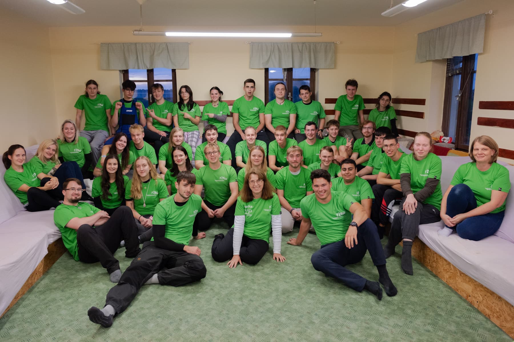 Naše statistiky ukazují, že studenti, kteří se účastní seznamovacího kurzu, mají větší šanci uspět ve studiu – přátelství a dobrá parta opravdu pomáhají!